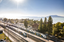 Itt a vonatok és buszok nyári menetrendje