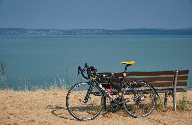 Megnéztük, milyen a Balaton-kör bringával